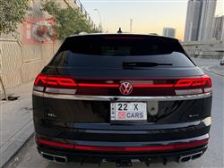 ڤۆڵکسواگن ئەتڵەس کرۆس سپۆرت